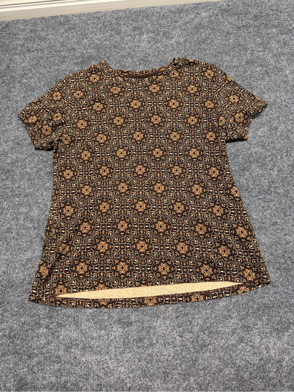 St. John's Bay Brown Patterned Short Sleeve Tee